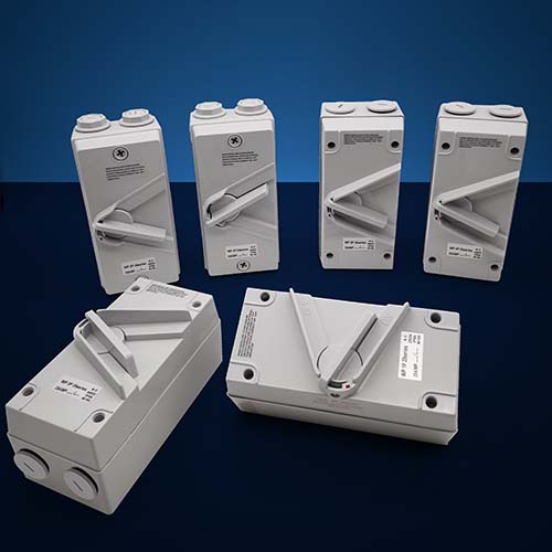 waterproof isolator IP66